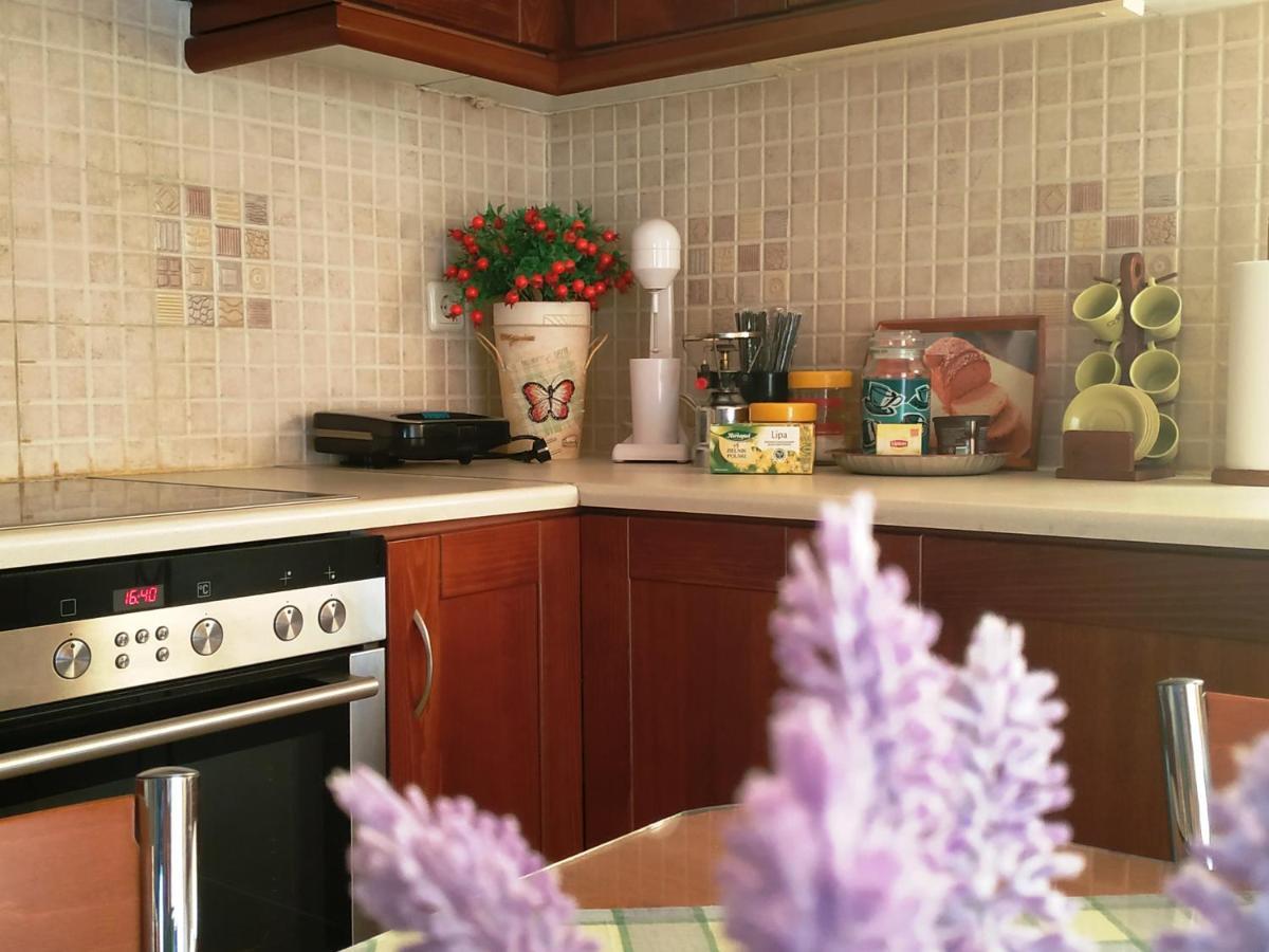 Thalia Apartment In Kalamata, 15' Walk From The City Center And The Beach Extérieur photo