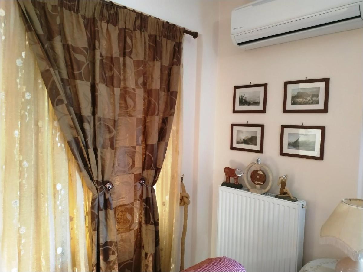 Thalia Apartment In Kalamata, 15' Walk From The City Center And The Beach Extérieur photo