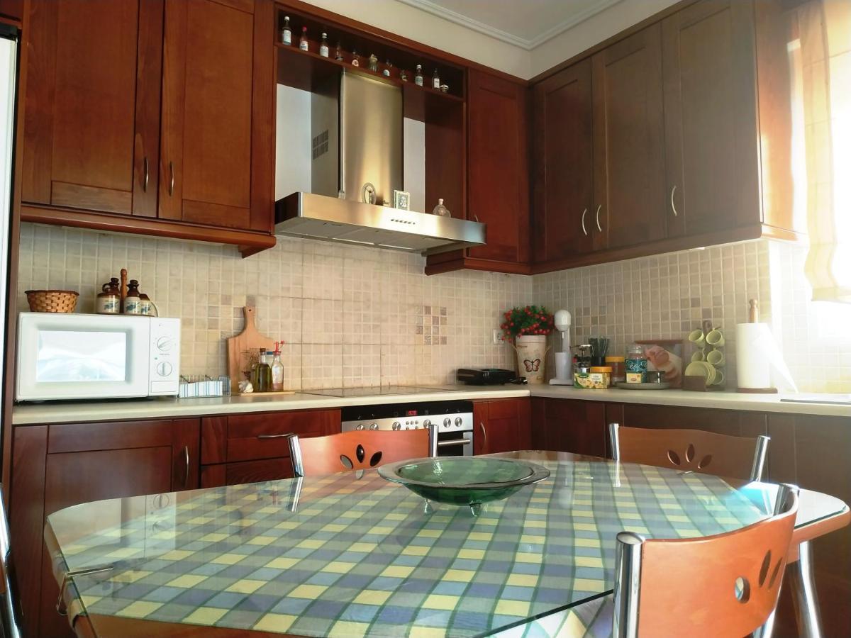 Thalia Apartment In Kalamata, 15' Walk From The City Center And The Beach Extérieur photo