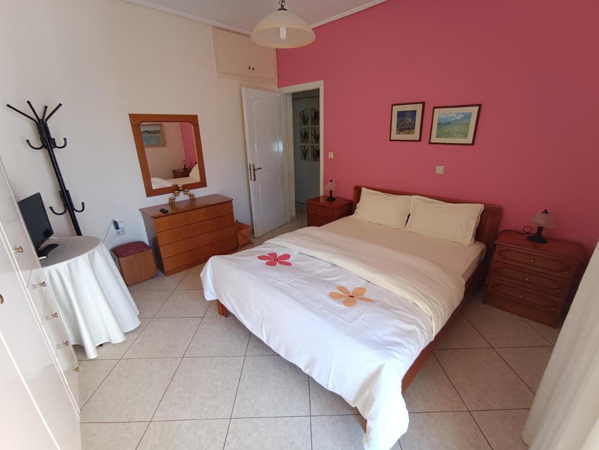 Thalia Apartment In Kalamata, 15' Walk From The City Center And The Beach Extérieur photo
