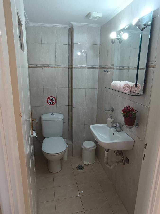Thalia Apartment In Kalamata, 15' Walk From The City Center And The Beach Extérieur photo