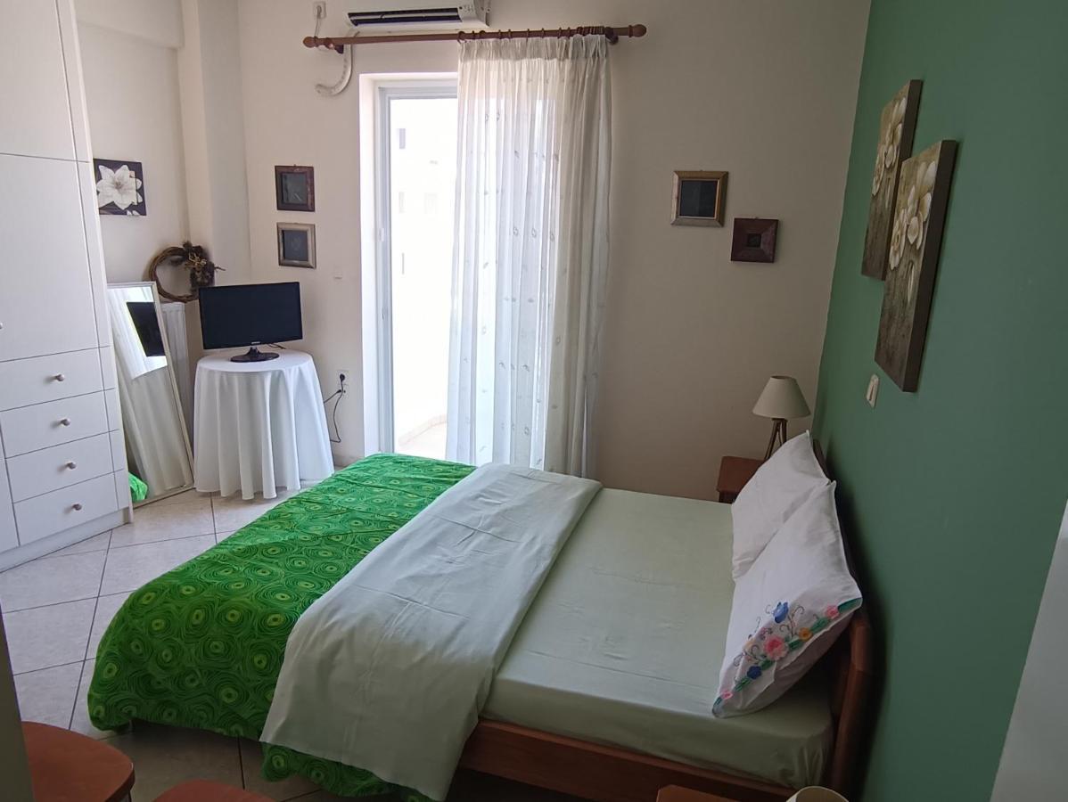 Thalia Apartment In Kalamata, 15' Walk From The City Center And The Beach Extérieur photo