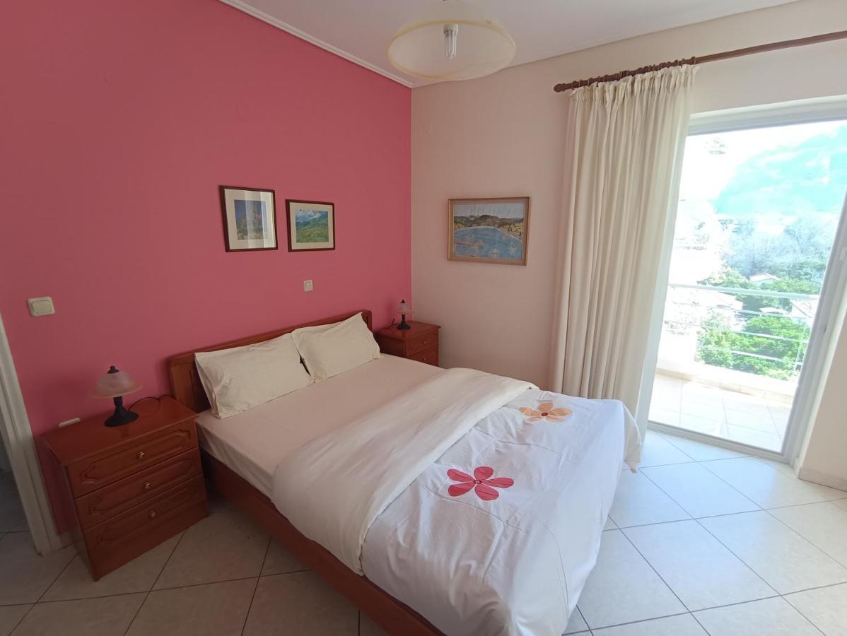 Thalia Apartment In Kalamata, 15' Walk From The City Center And The Beach Extérieur photo